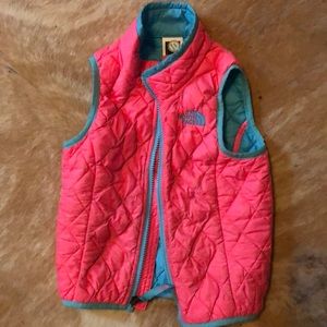 North face girls vest